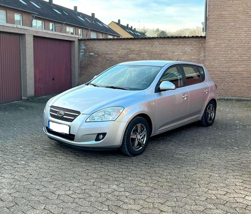 Gebraucht 2009 Kia Ceed Limousine | 3.900 € (Fairer Preis) - Bild 1/4