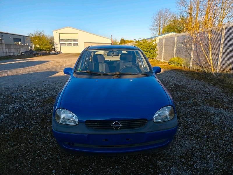 Second-hand Opel Corsa 54 CP (39 kW) 2000 Albastru Hatchback