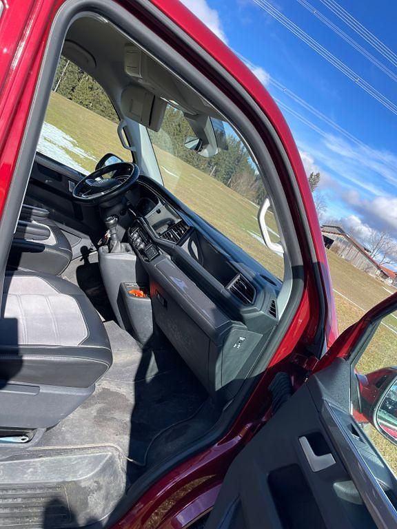 Gebraucht VW Multivan Generation Six 150 PS (110 kW) 2021 Rot Van