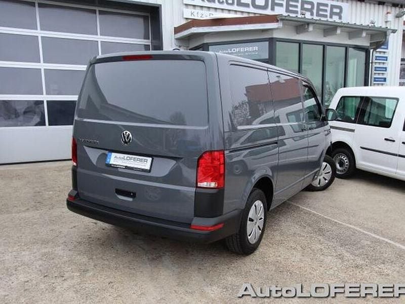Gebraucht VW T6.1 110 PS (80 kW) 2022 Pure grey Van