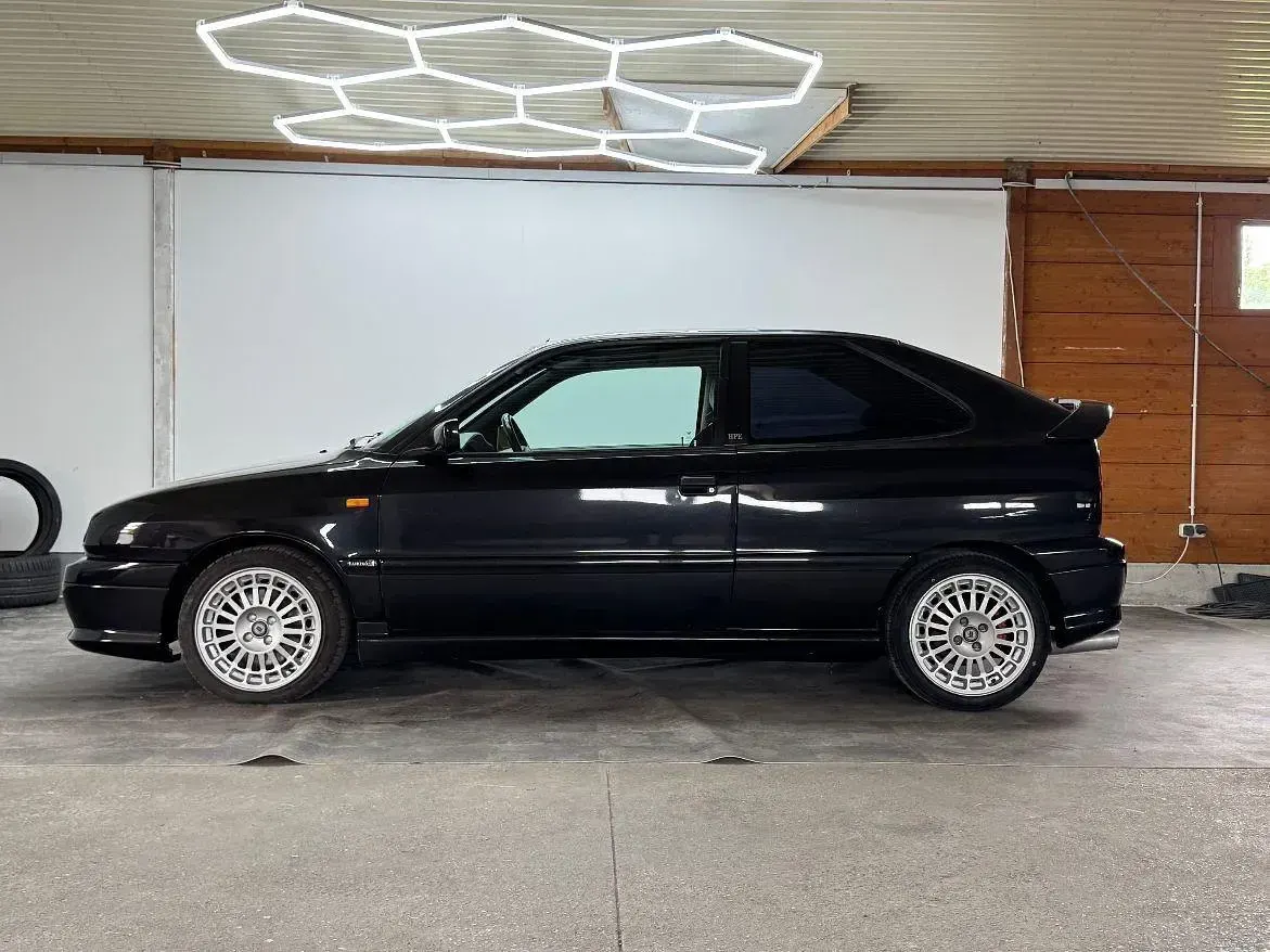 Second-hand Lancia Delta 193 CP (141 kW) 1998 Negru Hatchback