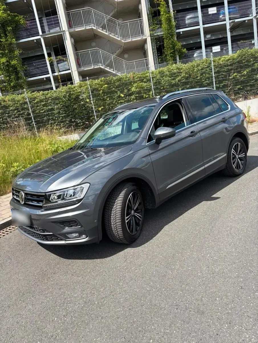 Gebraucht VW Tiguan 150 PS (110 kW) 2020 Grau SUV