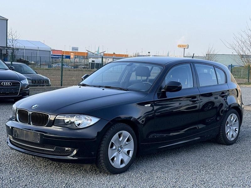 Second-hand BMW 116 Advantage 122 CP (89 kW) 2009 Negru Hatchback