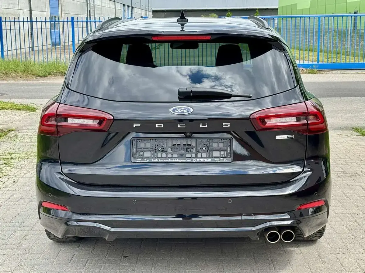 Gebraucht Ford Focus ST-Line 155 PS (114 kW) 2023 Obsidianschwarz metallic Kombi