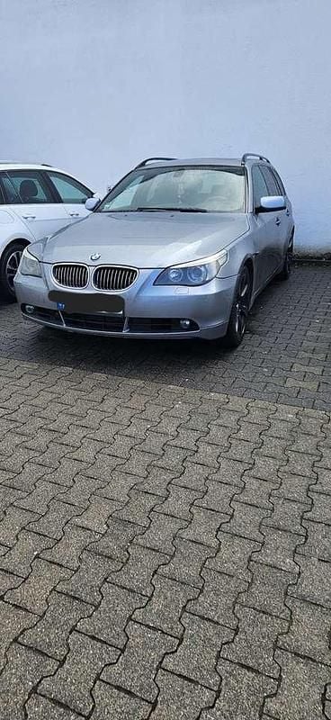 Gebraucht BMW 530 231 PS (169 kW) 2006 Grau Kombi