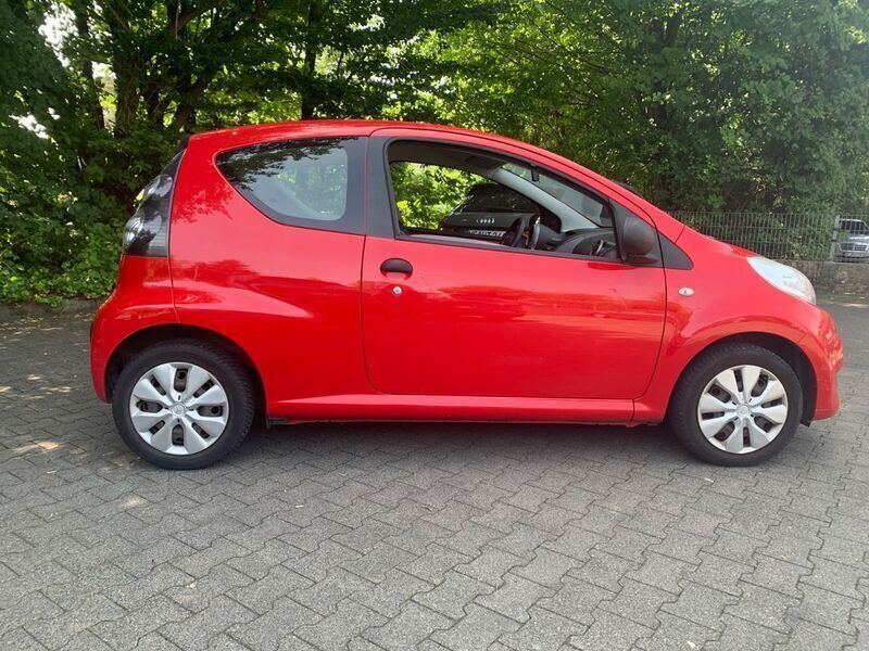 Rot Gebraucht 2009 Citroën C1 Advance Kleinwagen | 1.990 € (Fairer Preis) - Bild 1/3