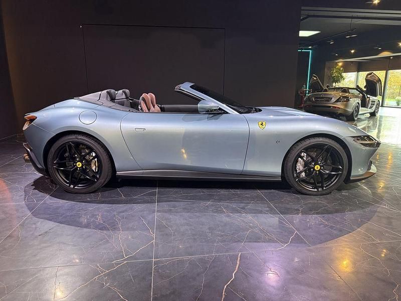 Gebraucht Ferrari Roma 620 PS (456 kW) 2024 Celeste Cabrio
