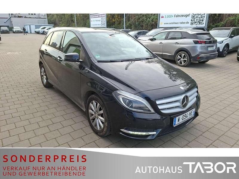 Gebraucht Mercedes B180 109 PS (80 kW) 2013 Kosmosschwarz  metalliclack Van / Kleinbus