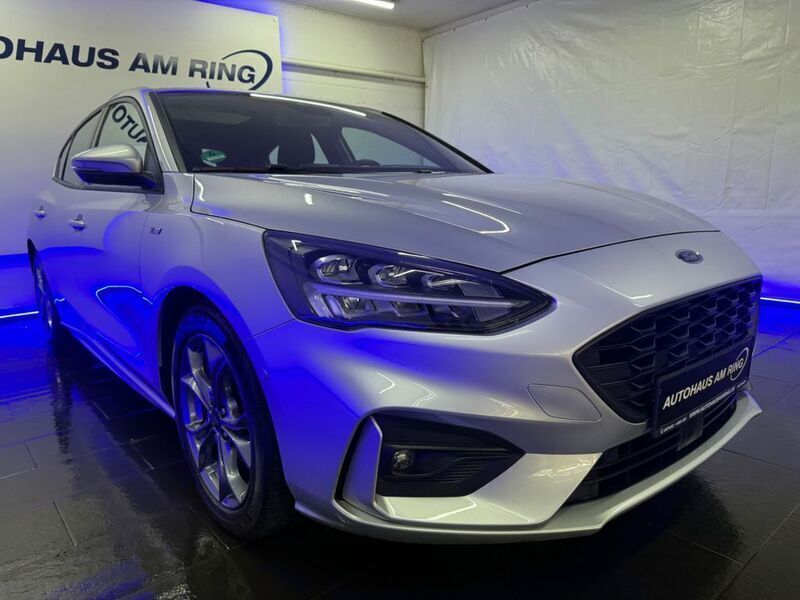 Gebraucht Ford Focus ST-Line 120 PS (88 kW) 2020 Silber Limousine