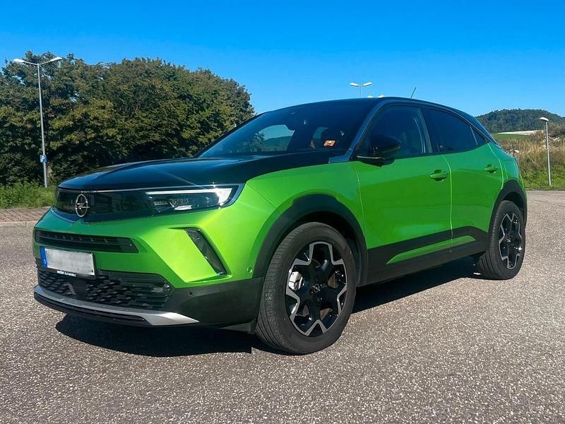 Grün Gebraucht 2021 Opel Mokka-e Elegance SUV | 16.900 € (Fairer Preis) - Bild 1/4