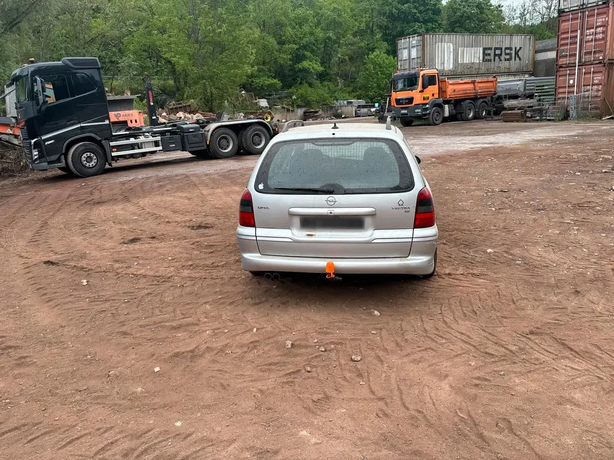 Gebraucht Opel Vectra 170 PS (125 kW) 2001 Silber Kombi