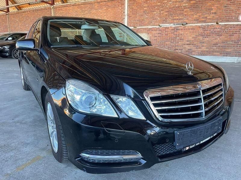 Gebraucht Mercedes E300 204 PS (150 kW) 2012 Schwarz Limousine