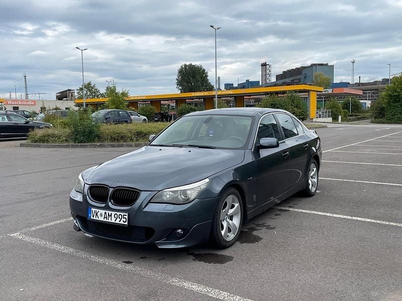 Grau Gebraucht 2008 BMW 525 M Sport Limousine | 5.700 € (Superpreis) - Bild 1/4