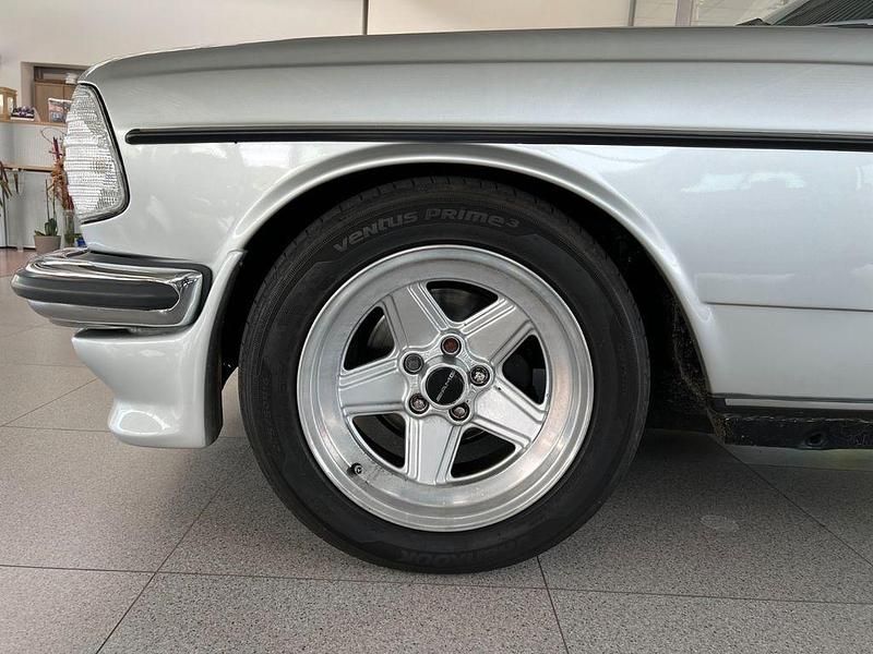 Gebraucht Mercedes 230 136 PS (100 kW) 1983 Silber Coupé