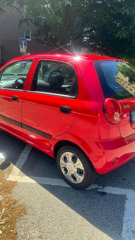 Gebraucht Chevrolet Matiz 75 PS (55 kW) 2009 Rot Kleinwagen