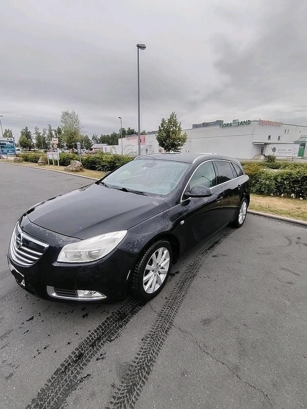 Schwarz Gebraucht 2011 Opel Insignia Kombi | 5.400 € (Fairer Preis) - Bild 1/4