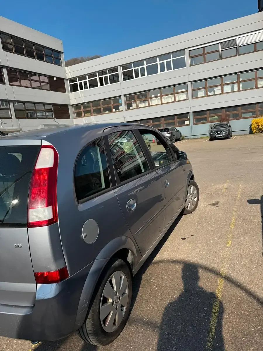 Gebraucht Opel Meriva 101 PS (74 kW) 2005 Silber Van / Kleinbus