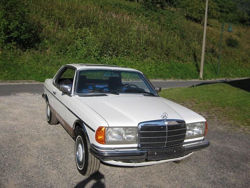 Gebraucht 1982 Mercedes 230 Coupé | 9.950 € - Bild 1/4