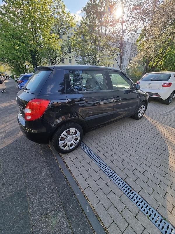 Gebraucht Skoda Fabia Active 60 PS (44 kW) 2013 Schwarz Kleinwagen