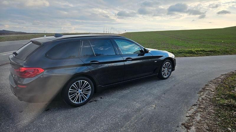 Gebraucht BMW 520 Luxury Line 190 PS (139 kW) 2018 Grau Kombi