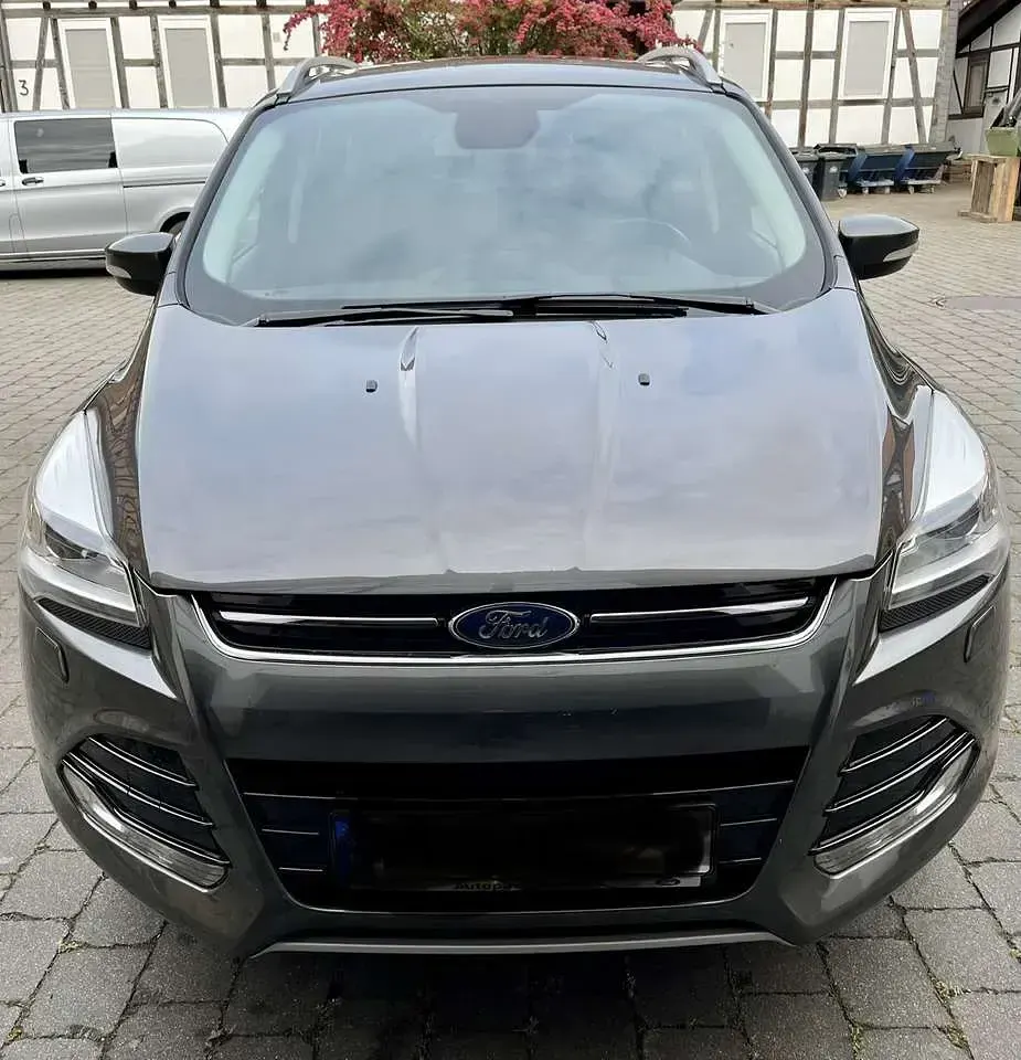 Gebraucht Ford Kuga Titanium 179 PS (131 kW) 2016 Grau SUV