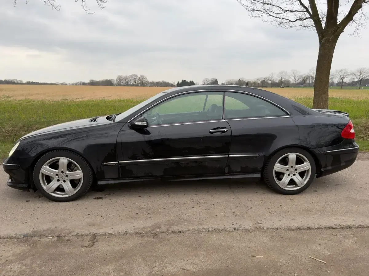 Gebraucht Mercedes CLK220 Elegance 150 PS (110 kW) 2007 Schwarz Coupé