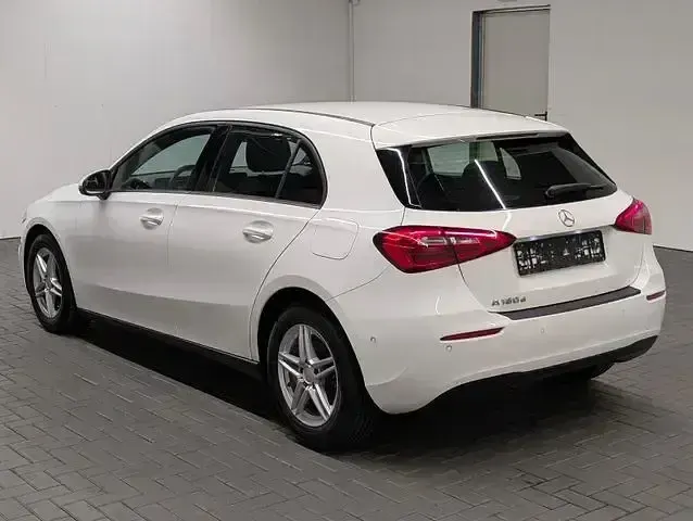 Gebraucht Mercedes 180 116 PS (85 kW) 2019 Andere Limousine