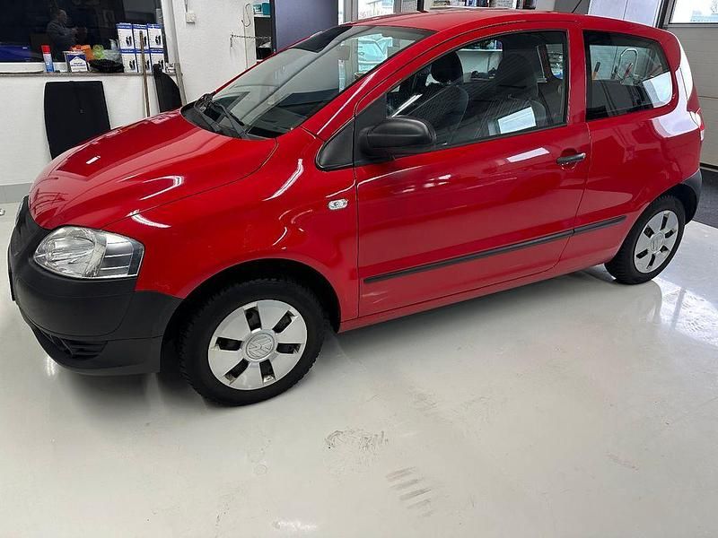 Second-hand VW Fox Basis 60 CP (44 kW) 2011 Roșu Hatchback