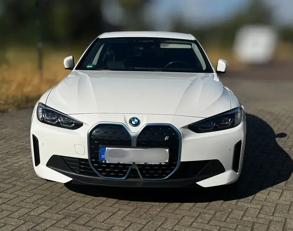 Gebraucht BMW i4 Sport Line 250 kW (340 PS) 2022 Weiß Limousine