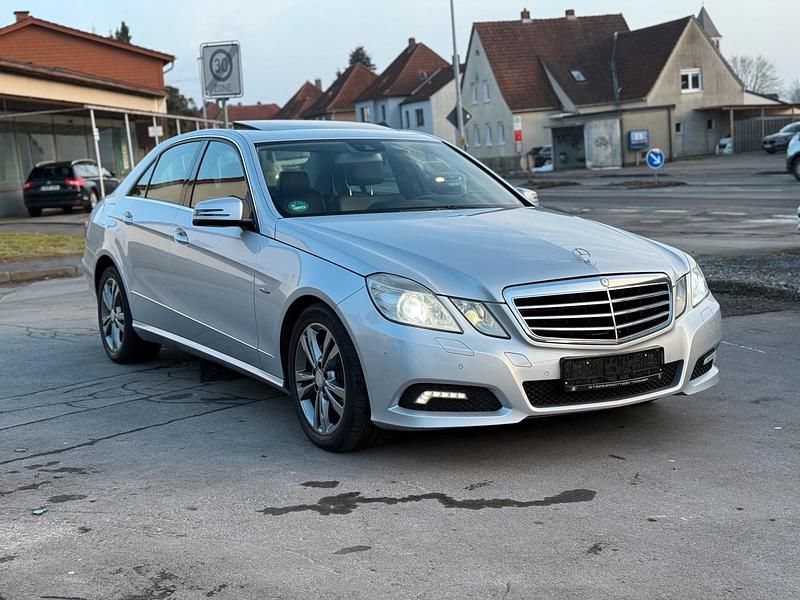 Gebraucht Mercedes E350 292 PS (214 kW) 2010 Silber Limousine