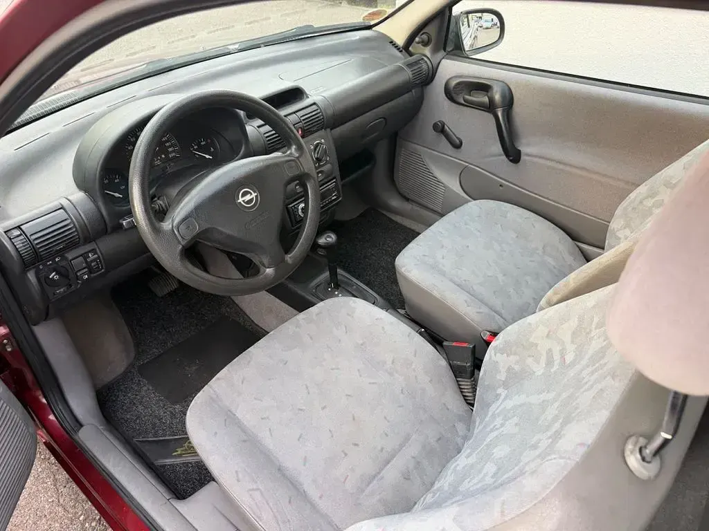 Gebraucht Opel Corsa 65 PS (47 kW) 1998 Rot Kleinwagen