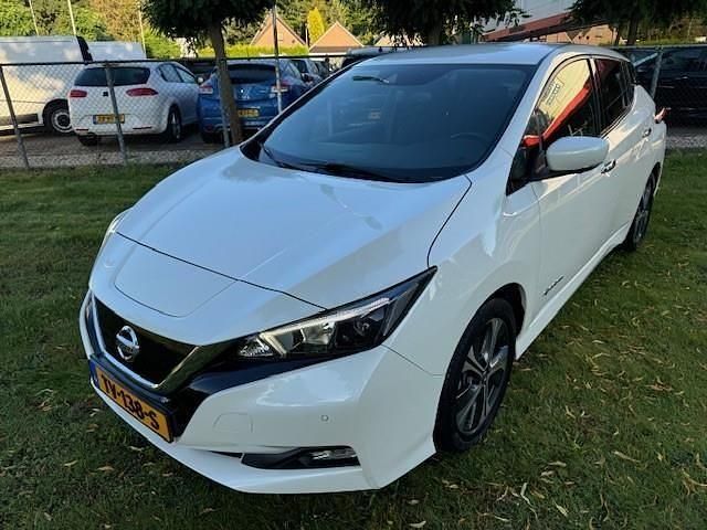Gebraucht Nissan Leaf N-Connecta 110 kW (150 PS) 2018 Weiß Kleinwagen