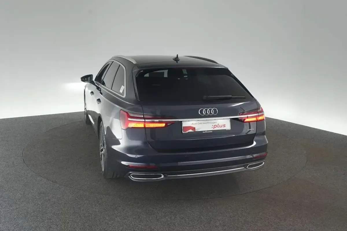 Gebraucht Audi A6 S-Line 265 PS (194 kW) 2022 Firmamentblau metallic Kombi
