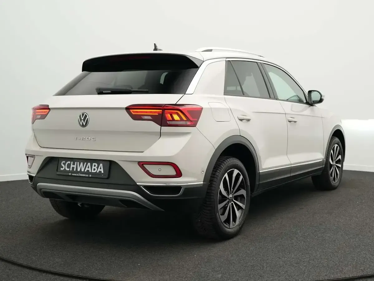 Gebraucht VW T-Roc Style 150 PS (110 kW) 2023 Grau SUV