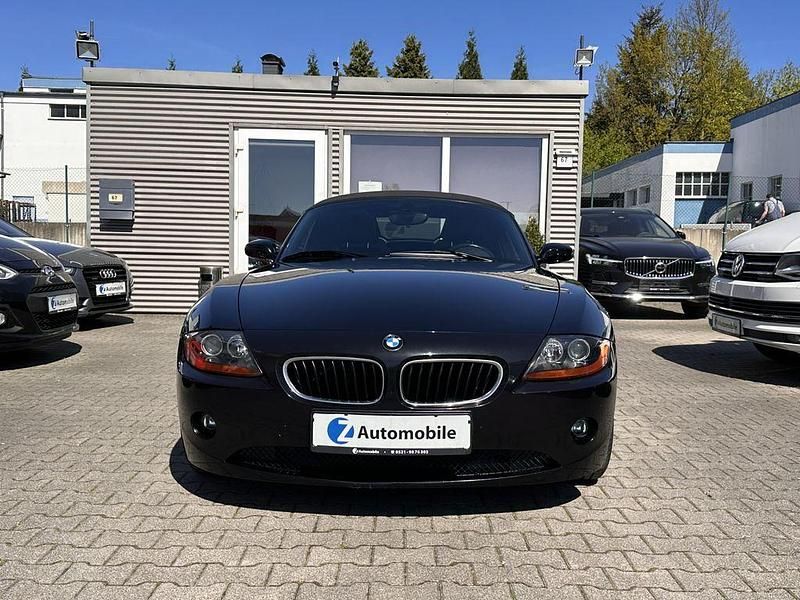 Gebraucht BMW Z4 Sport Line 192 PS (141 kW) 2004 Black sapphire metallic Cabrio