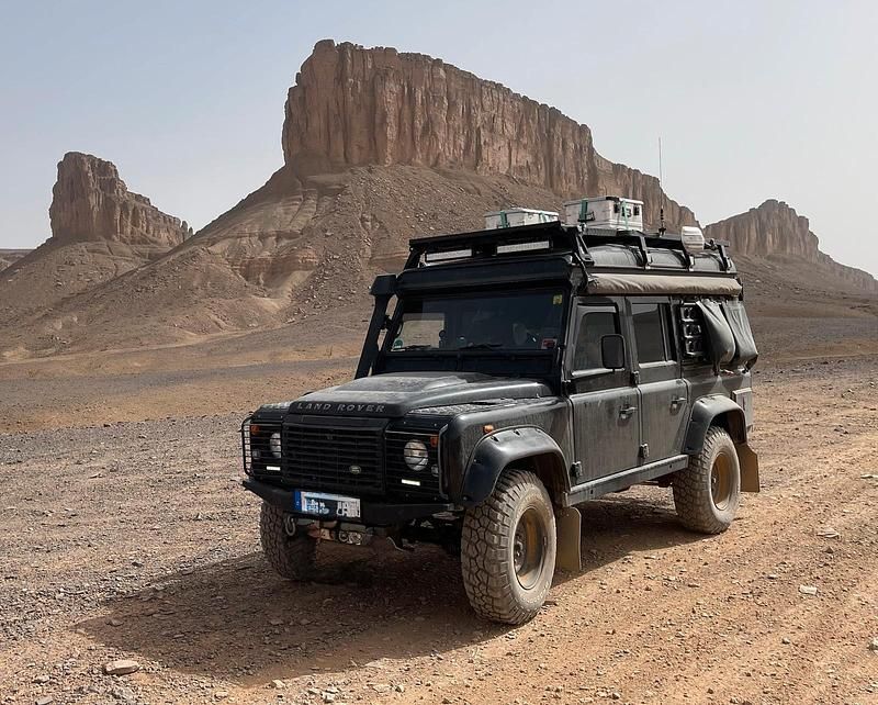 Gebraucht Land Rover Defender 122 PS (89 kW) 2011 Schwarz Van