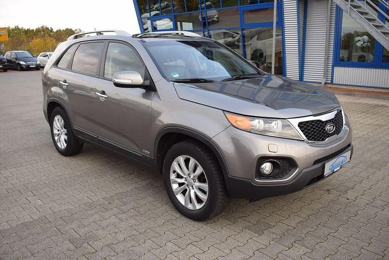 Silber Gebraucht 2011 Kia Sorento Spirit SUV | 4.750 € (Fairer Preis) - Bild 1/4