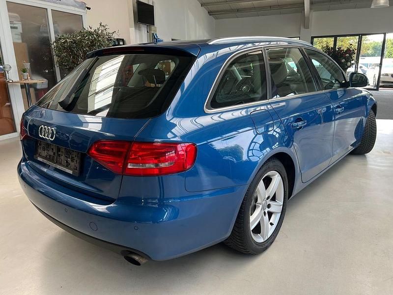 Gebraucht Audi A4 Ambiente 211 PS (155 kW) 2009 Blau Kombi