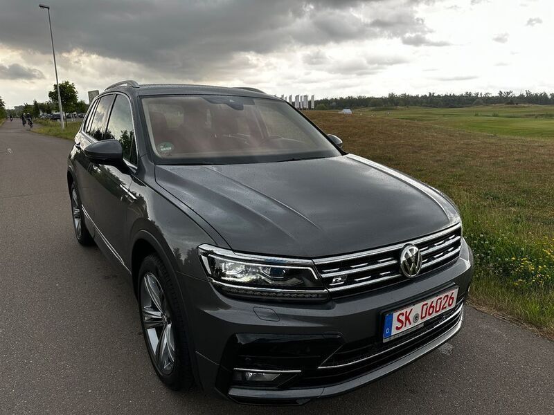 Grau Gebraucht 2019 VW Tiguan Highline SUV | 26.999 € (Fairer Preis) - Bild 1/4