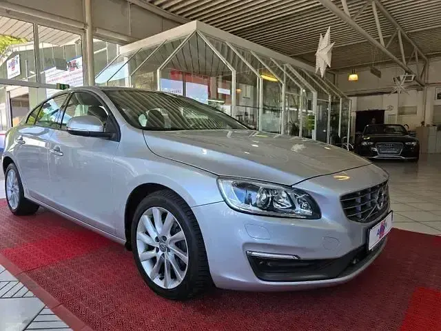 Gebraucht Volvo S60 Business Edition 136 PS (100 kW) 2015 Silber Limousine