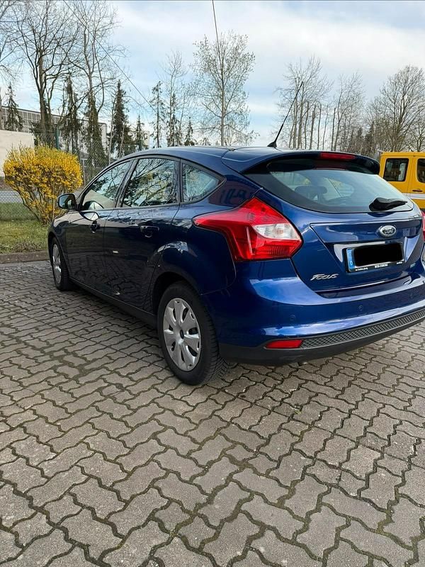 Gebraucht Ford Focus ST-Line 101 PS (74 kW) 2014 Blau Kleinwagen