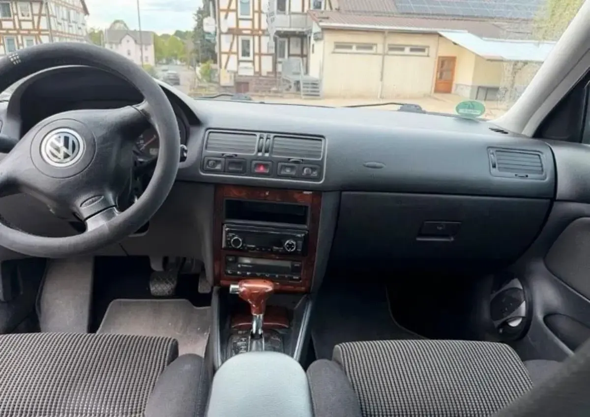 Gebraucht VW Bora 150 PS (110 kW) 1999 Weiß Limousine
