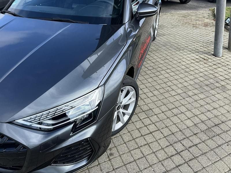 Second-hand Audi A3 S-Line 150 CP (110 kW) 2025 Gri Berlinǎ