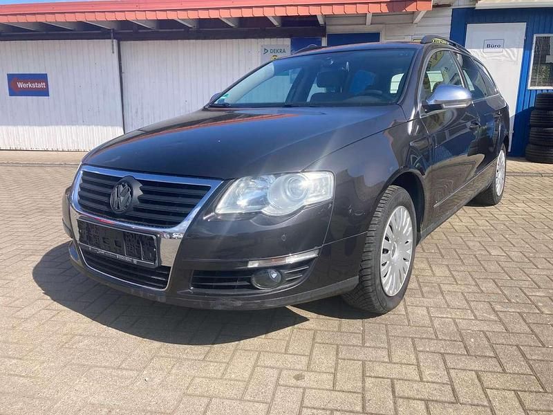 Lc8z (metallic) Gebraucht 2006 VW Passat Comfortline Kombi | 1.490 € (Superpreis) - Bild 1/4