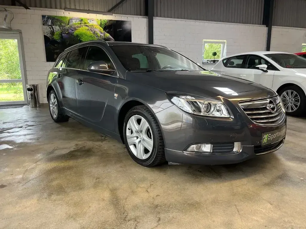 Gebraucht Opel Insignia Sport 160 PS (117 kW) 2013 Grau Kombi