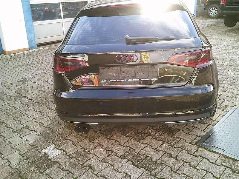 Gebraucht Audi A3 e-tron Ambition 150 PS (110 kW) 2015 Mythosschwarz metallic Kleinwagen