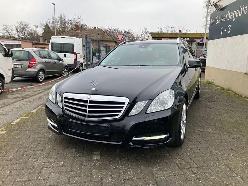 Gebraucht Mercedes E200 Sport 184 PS (135 kW) 2013 Schwarz Kombi