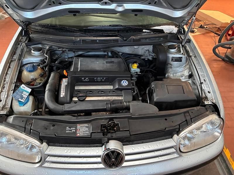 Gebraucht VW Golf IV 75 PS (55 kW) 2001 Grau Limousine