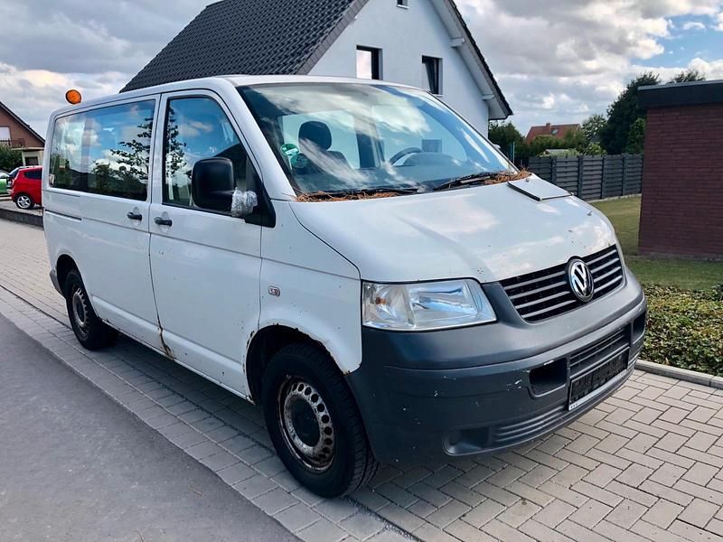 Weiß Gebraucht 2008 VW T5 Van | 4.500 € (Etwas zu teuer) - Bild 1/4