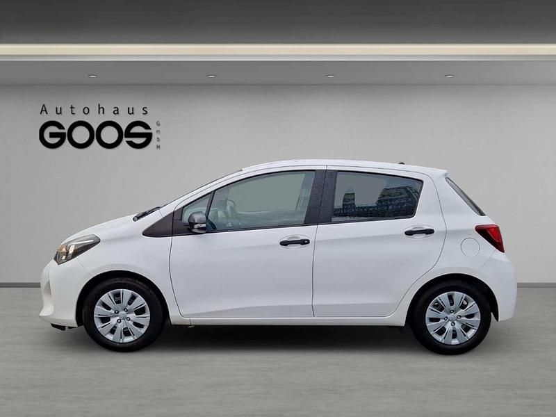 Gebraucht Toyota Yaris Basis 69 PS (50 kW) 2016 Weiß Kleinwagen